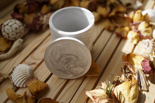 Pot décoratif avec couvercle – Pièce artisanale unique