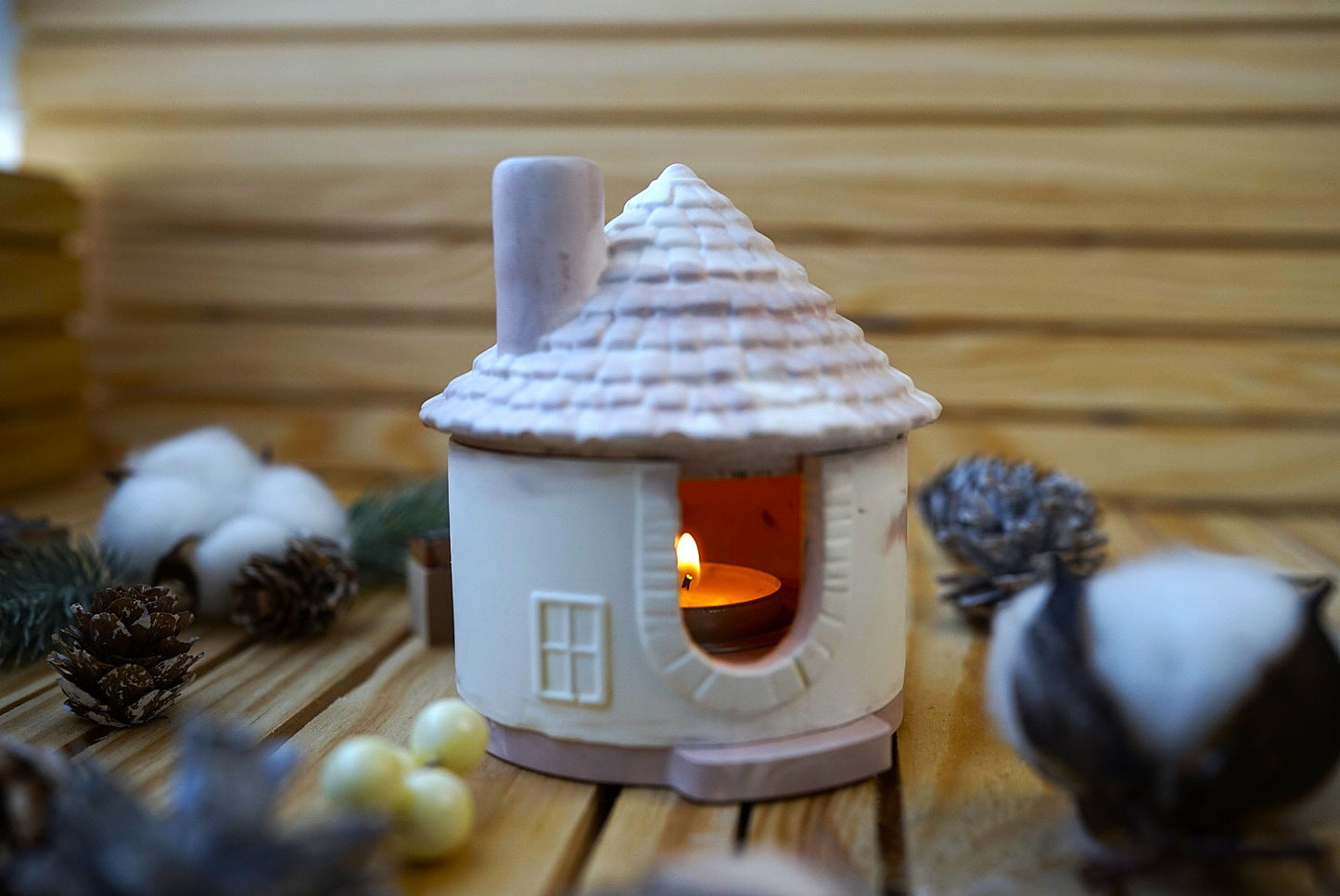 Maison en Céramique avec Cheminée – Brûle-Encens & Porte-Bougie Magique
