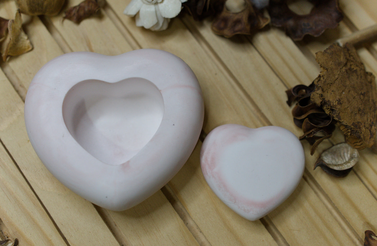 Petit pot cœur en céramique – Douceur artisanale