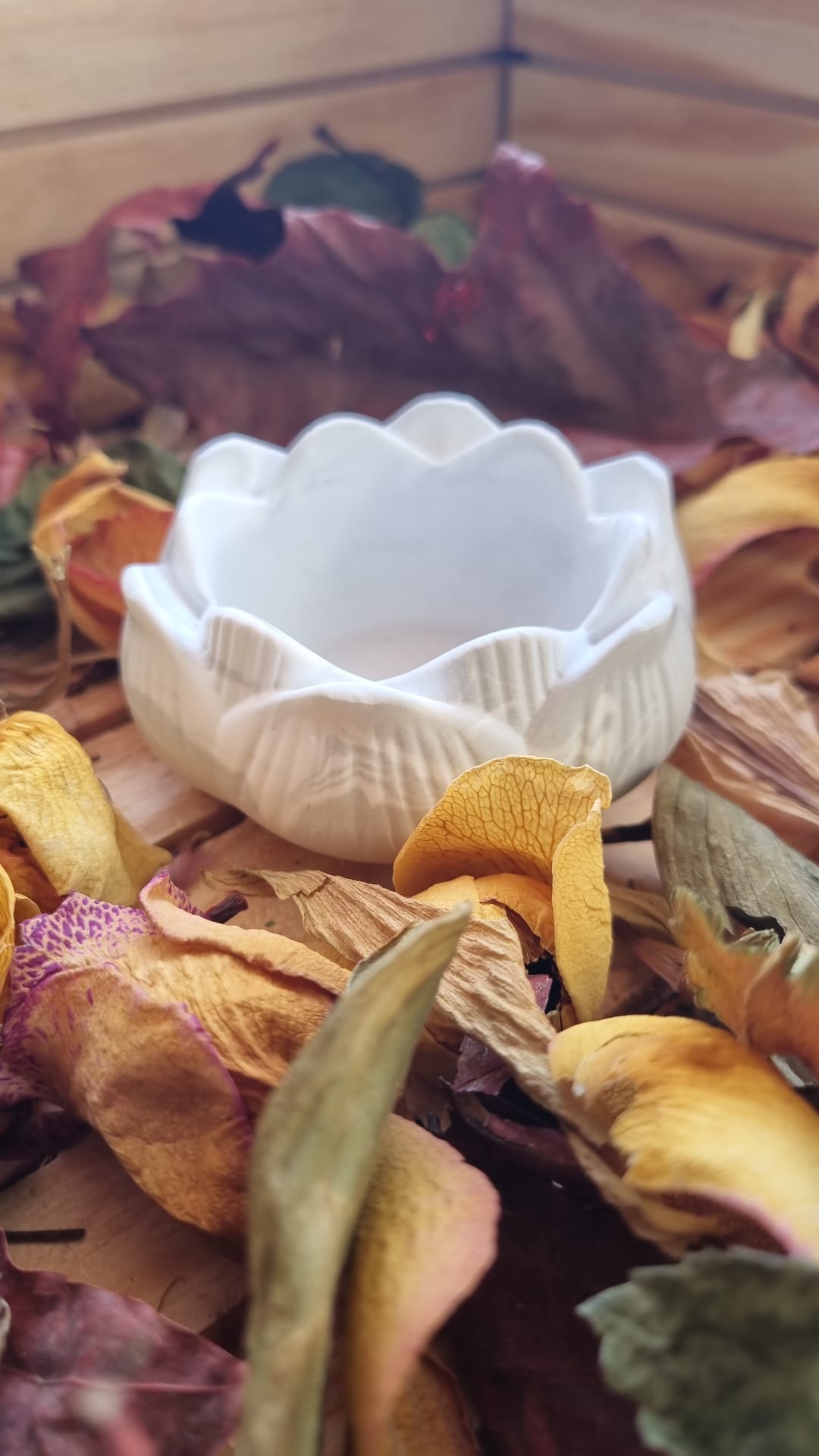 Bol fleur en céramique – vide-poche artisanal – coupelle fleur de lotus faite main