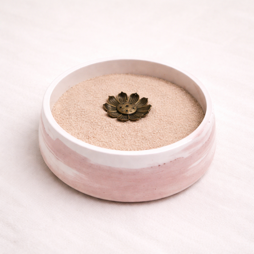 Pot à encens en céramique – Sable & fleur, tons brun