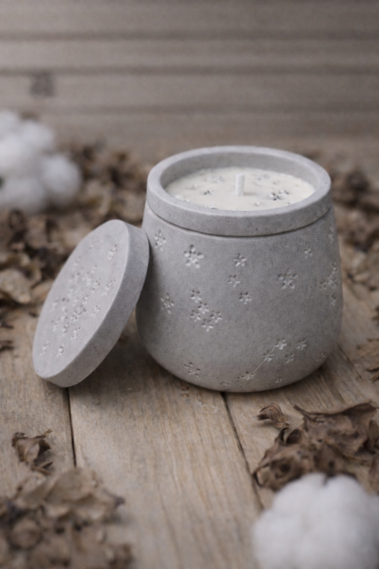 Bougie pot étoile en céramique – Création artisanale faite main