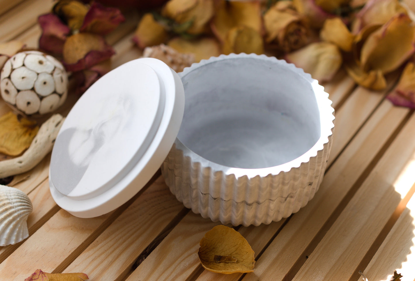 Pot décoratif à stries avec couvercle – Pièce artisanale unique - Grand Format