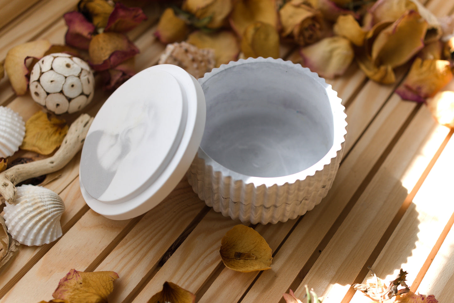 Pot décoratif à stries avec couvercle – Pièce artisanale unique - Grand Format