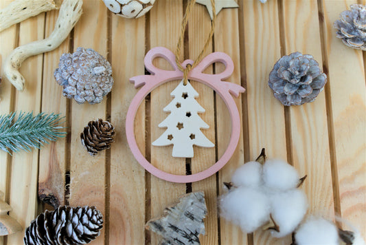 Boule de Noël en céramique avec décor suspendu