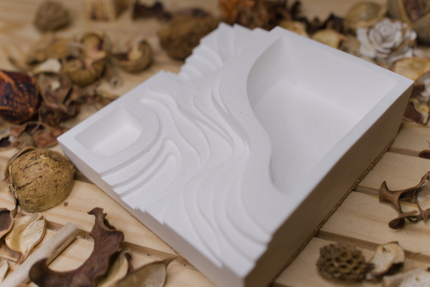 Jardin Zen en Céramique – Sérénité & Équilibre – Design Ondulé Minimaliste