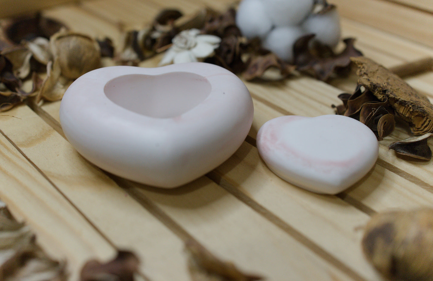 Petit pot cœur en céramique – Douceur artisanale