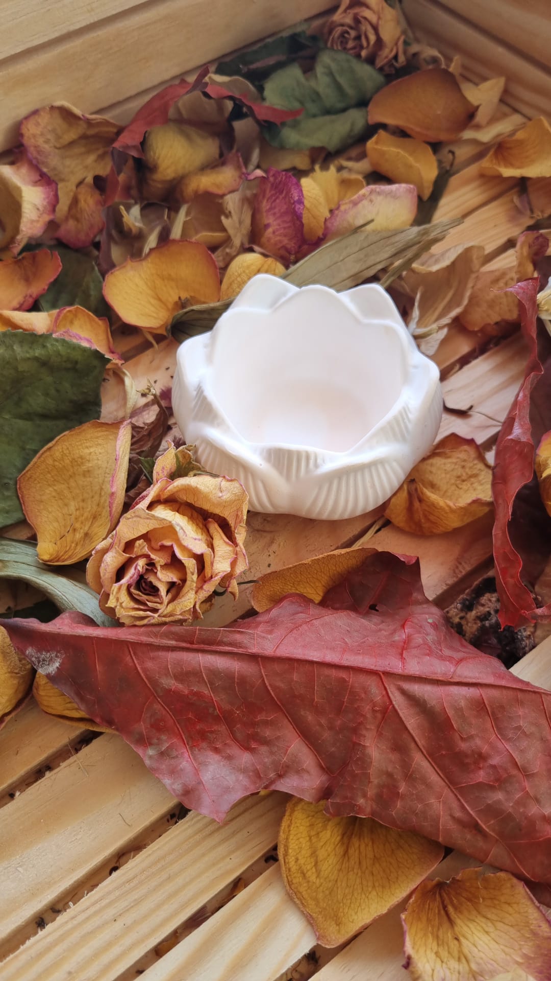 Bol fleur en céramique – vide-poche artisanal – coupelle fleur de lotus faite main