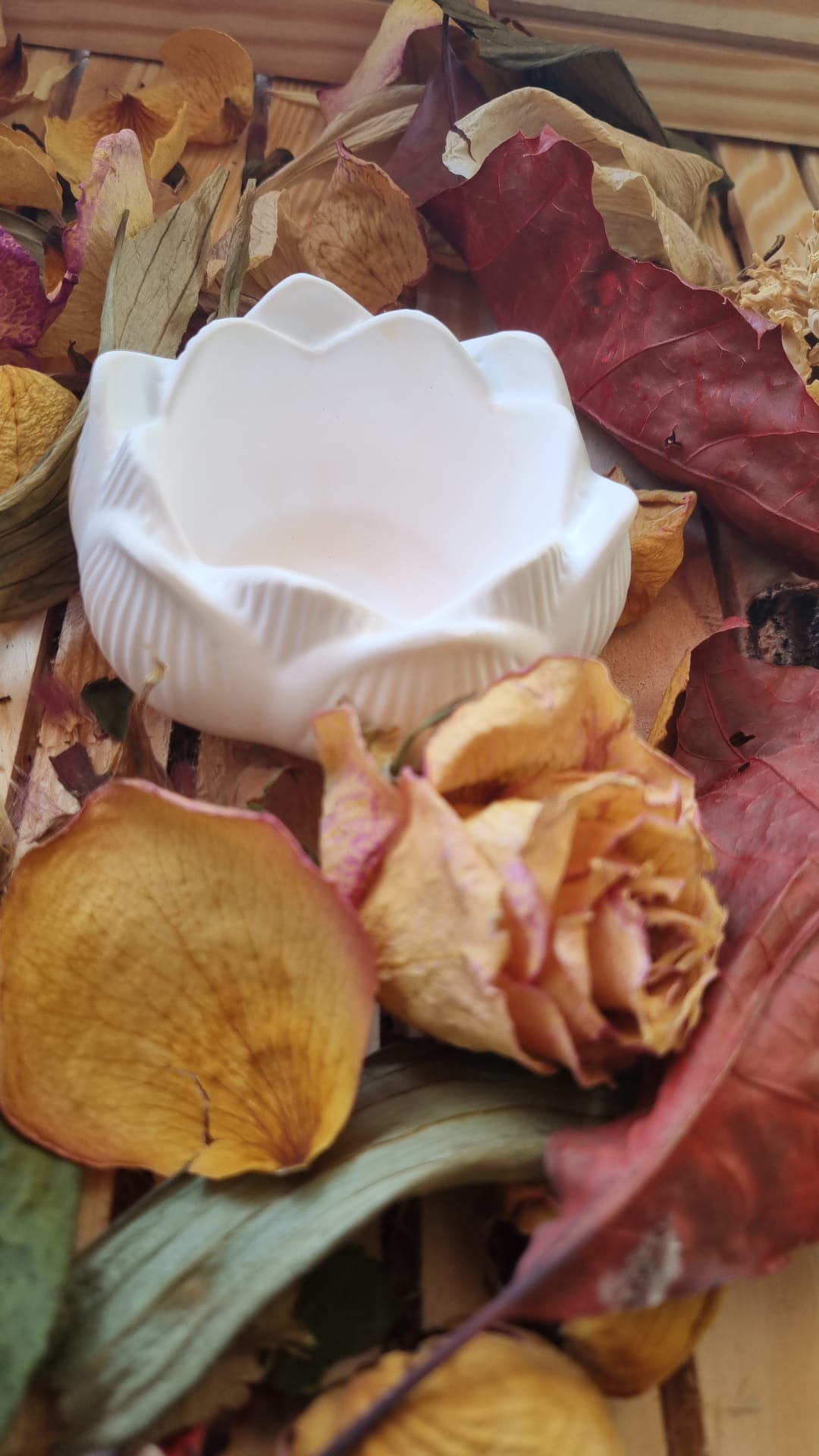Bol fleur en céramique – vide-poche artisanal – coupelle fleur de lotus faite main