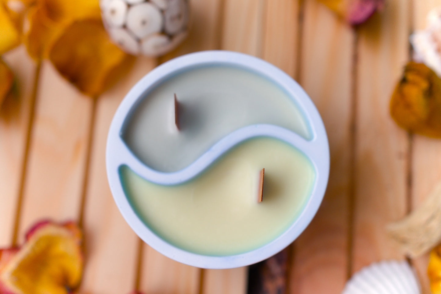 Bougie yin-yang artisanale – Cire végétale et mèches en bois